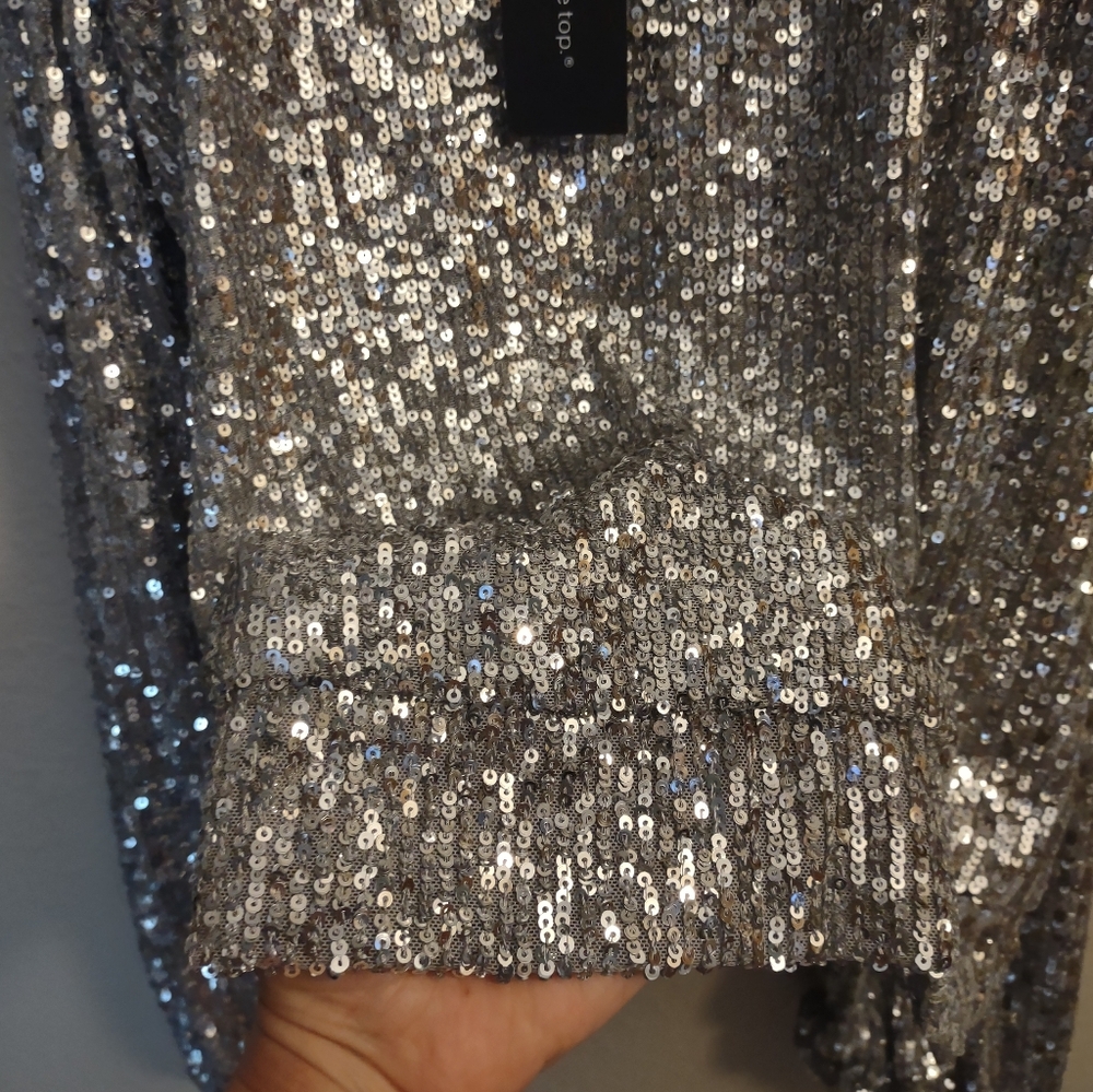 New Cable & Gauge Party Holiday Silver Sequin Cold Shoulder Blouse L - Picture 10 of 13